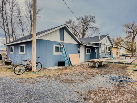 Tiny photo for 429 Miller Island Road, Klamath Falls, OR 97603 (MLS # 220215850)