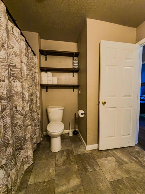 Tiny photo for 429 Miller Island Road, Klamath Falls, OR 97603 (MLS # 220215850)