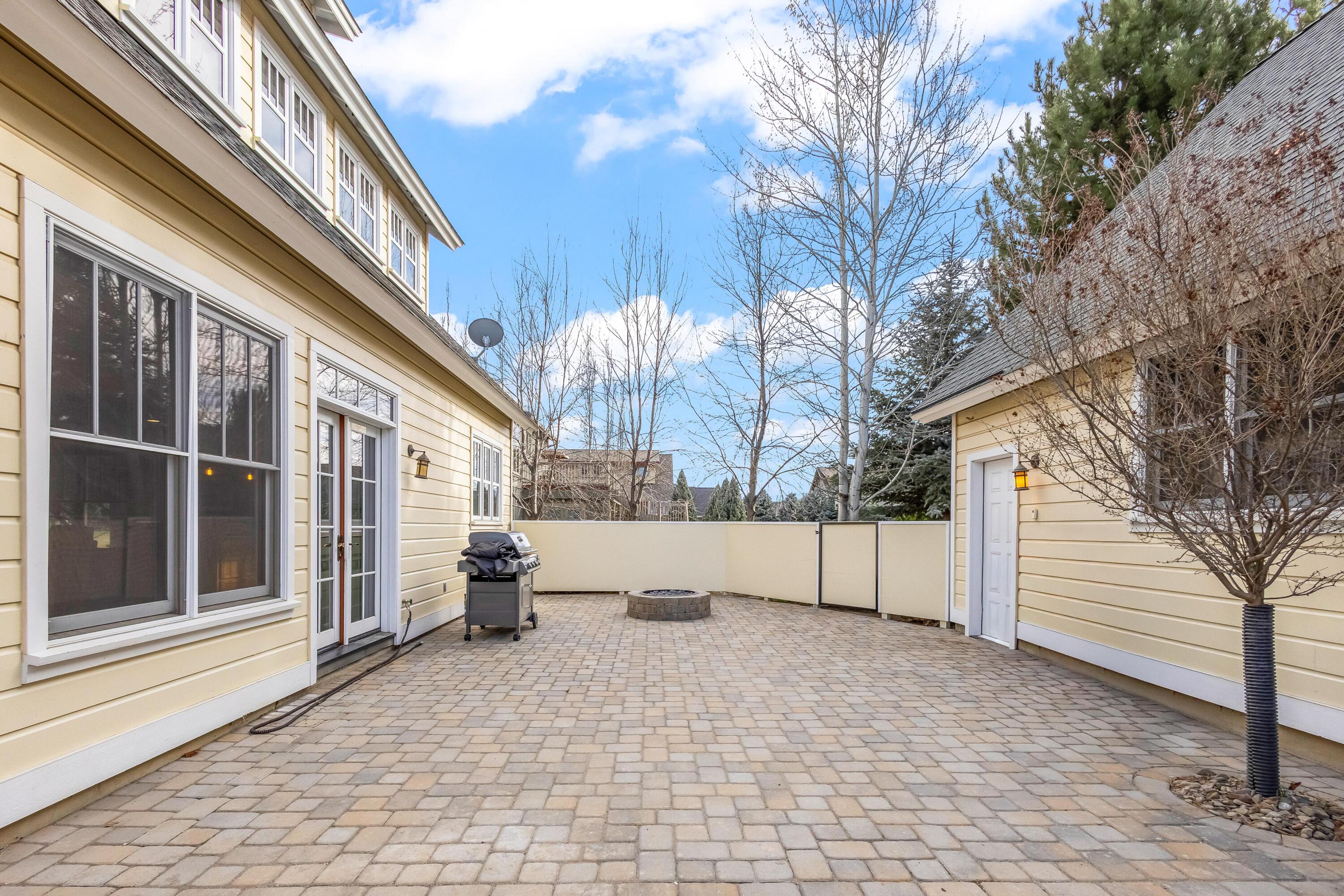 517 S Cottonwood Street