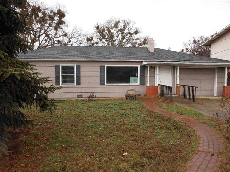 4 Bedroom/2 bath Classic 50's Eastside Rancher... Perfect for Buyers with a large family, 2 family setup, foster home, or for a rental. Needs some repairs and has a unique floor plan. Priced to SELL as-is with seller or bank making no repairs.