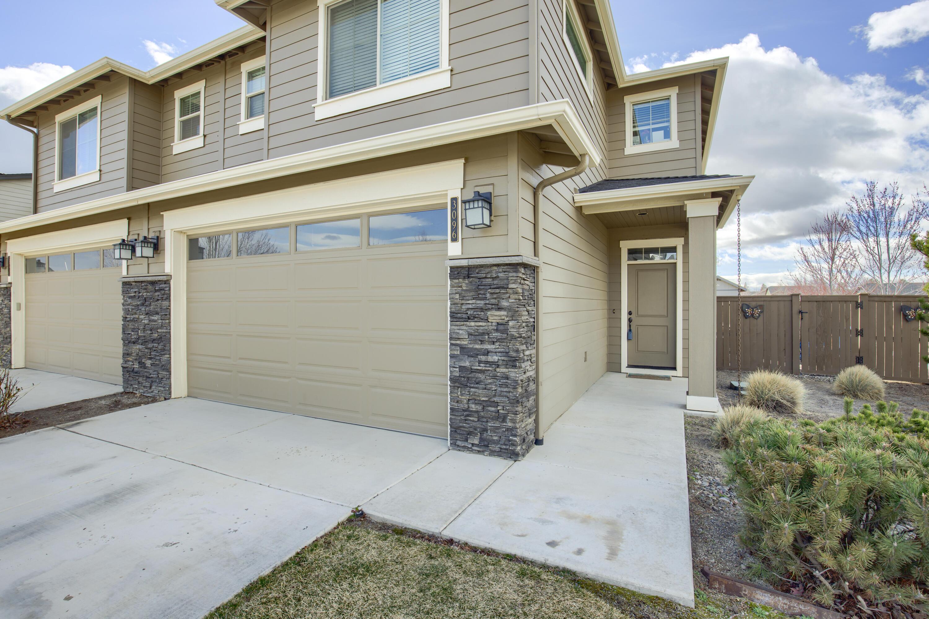 3096 SW Black Butte Lane