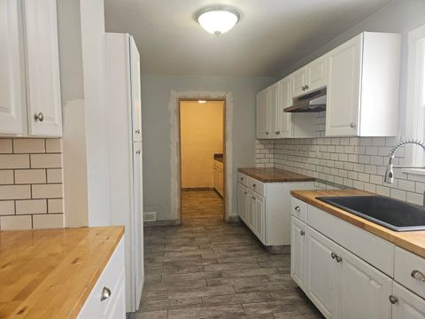 Tiny photo for 413 S H Street, Lakeview, OR 97630 (MLS # 220216939)