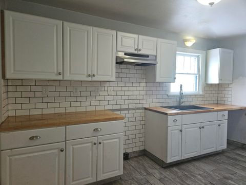 Tiny photo for 413 S H Street, Lakeview, OR 97630 (MLS # 220216939)