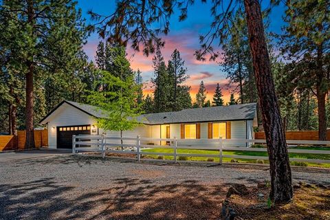Photo of 18961 River Woods Drive, Bend, OR 97702 (MLS # 220219703)