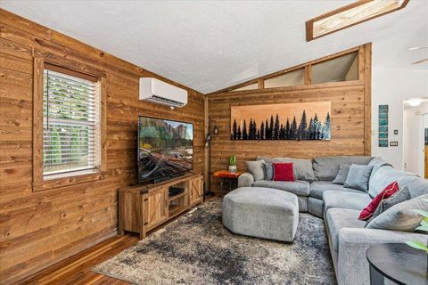 Tiny photo for 18961 River Woods Drive, Bend, OR 97702 (MLS # 220219703)