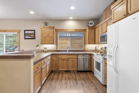 Tiny photo for 2737 NW Skyliners Road, Bend, OR 97703 (MLS # 220212834)