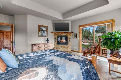 Tiny photo for 70160 Doggie Drive, Sisters, OR 97759 (MLS # 220222894)