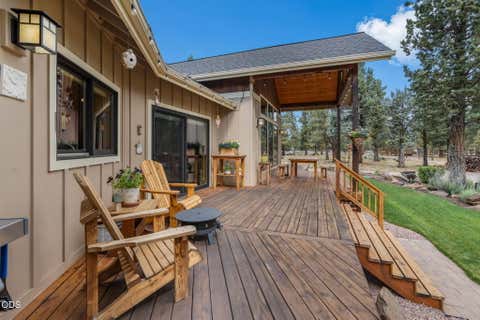 Tiny photo for 70160 Doggie Drive, Sisters, OR 97759 (MLS # 220222894)