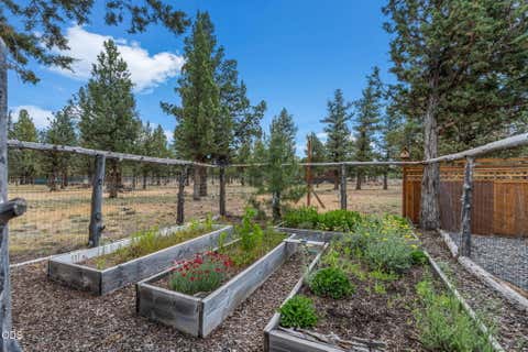Tiny photo for 70160 Doggie Drive, Sisters, OR 97759 (MLS # 220222894)