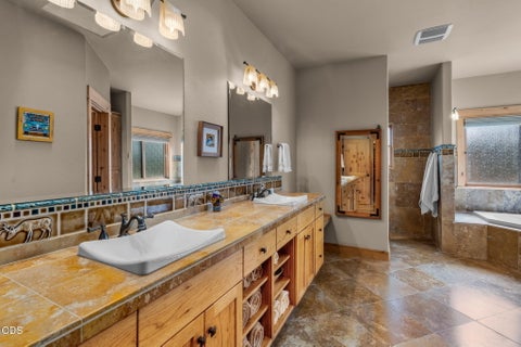 Tiny photo for 70160 Doggie Drive, Sisters, OR 97759 (MLS # 220222894)