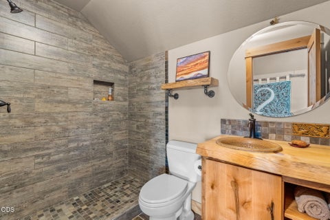 Tiny photo for 70160 Doggie Drive, Sisters, OR 97759 (MLS # 220222894)