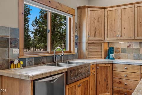 Tiny photo for 70160 Doggie Drive, Sisters, OR 97759 (MLS # 220222894)