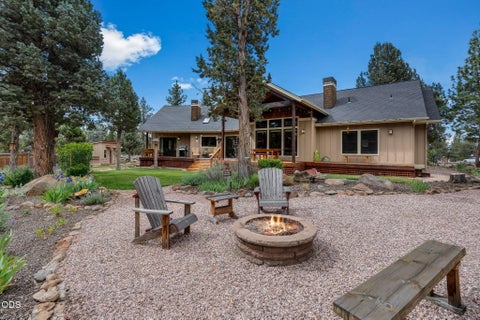 Tiny photo for 70160 Doggie Drive, Sisters, OR 97759 (MLS # 220222894)