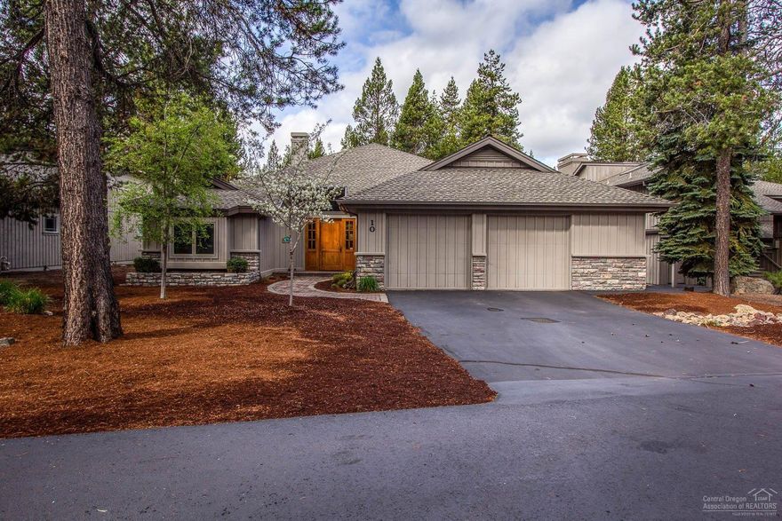 Custom Sun Forest built home with sweeping river views. Single level 3 bedroom / 2 bath home. A chefs dream kitchen, double ovens, oversized refrigerator, Italian granite counter tops and island that will become a main gathering place. Two steps down to the beautiful living room w/ built-in entertainment center. Impressive beams & windows to maximize the views. Tastefully landscaped with deciduous trees for that change colors w/ the seasons. Many thoughtful extras throughout. Sit, relax & enjoy the vistas!