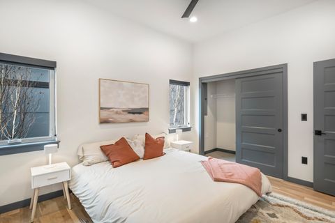 Tiny photo for 18 SW Roosevelt Avenue #4, Bend, OR 97702 (MLS # 220215877)