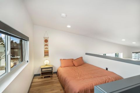 Tiny photo for 18 SW Roosevelt Avenue #4, Bend, OR 97702 (MLS # 220215877)