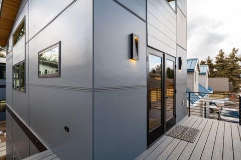 Tiny photo for 18 SW Roosevelt Avenue #4, Bend, OR 97702 (MLS # 220215877)