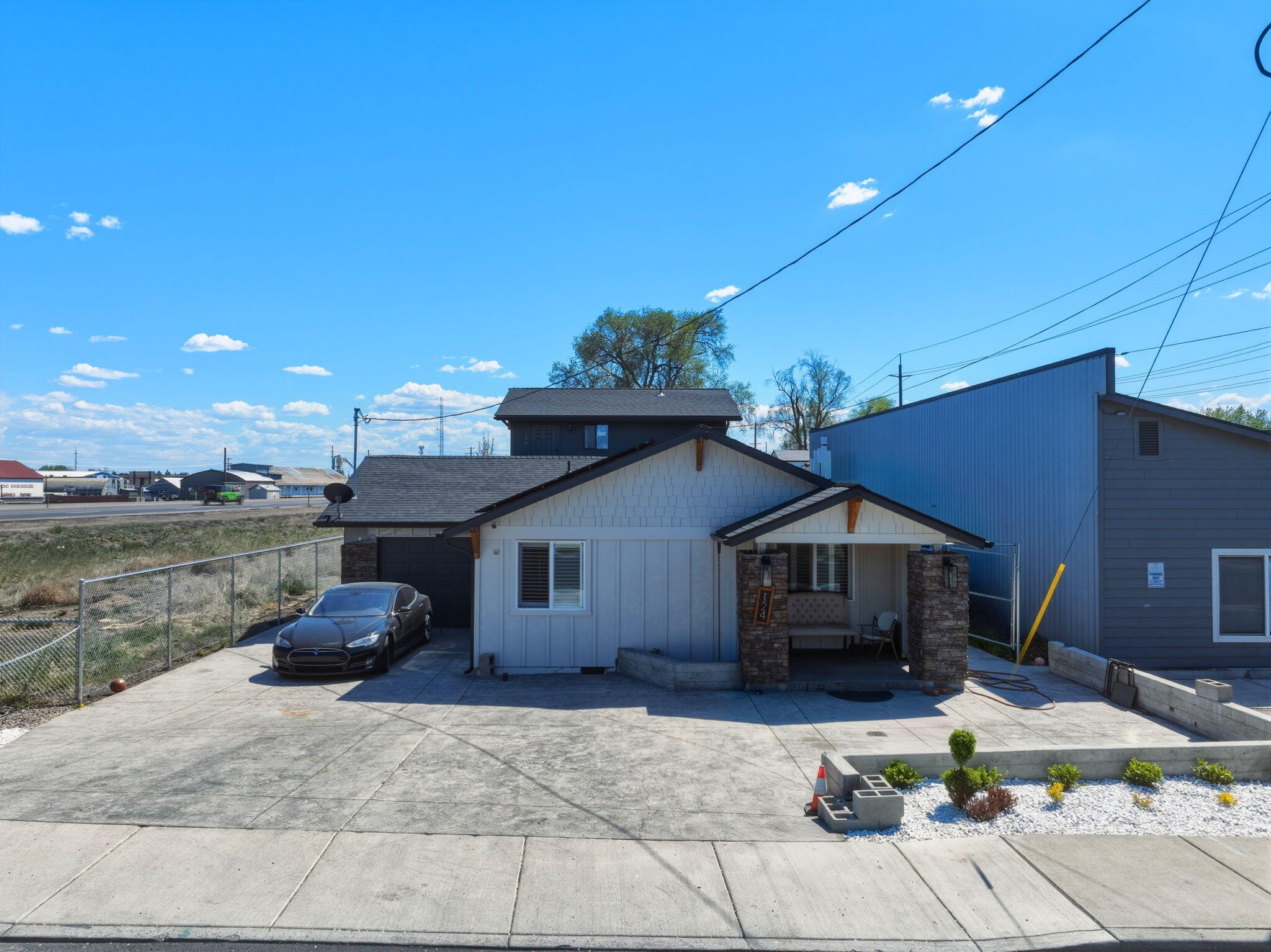 124 W Antler Avenue