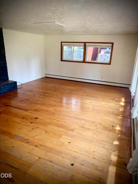 Tiny photo for 1845 Lawrence Street, Klamath Falls, OR 97601 (MLS # 220226599)