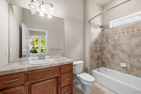 Tiny photo for 162 Bellerive Drive, Eagle Point, OR 97524 (MLS # 220219415)