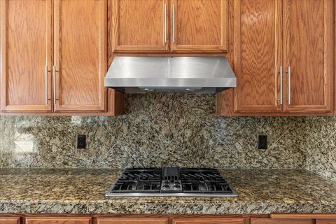 Tiny photo for 162 Bellerive Drive, Eagle Point, OR 97524 (MLS # 220219415)