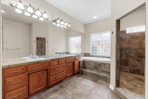 Tiny photo for 162 Bellerive Drive, Eagle Point, OR 97524 (MLS # 220219415)