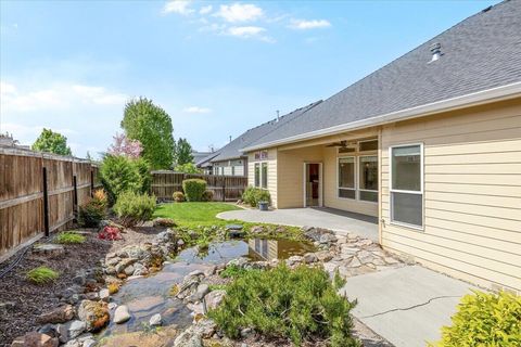 Tiny photo for 162 Bellerive Drive, Eagle Point, OR 97524 (MLS # 220219415)