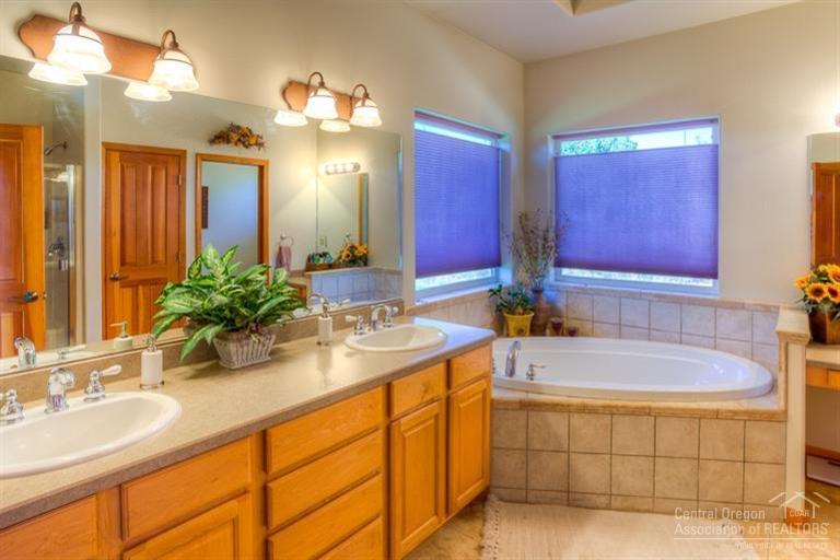 Tetherow Crossing - Residential