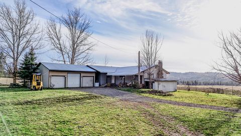 Tiny photo for 76545 Palmer Junction Road, Elgin, OR 97827 (MLS # 220212029)