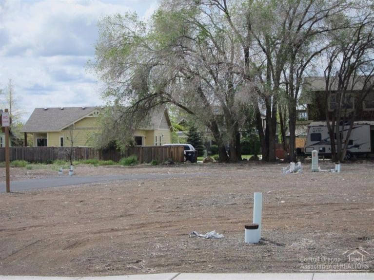 Kingwood Crossing - Land