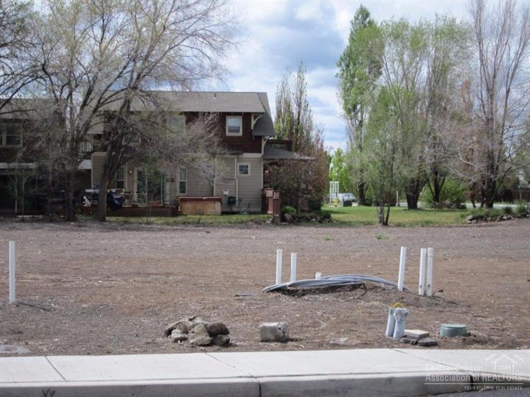 Kingwood Crossing - Land