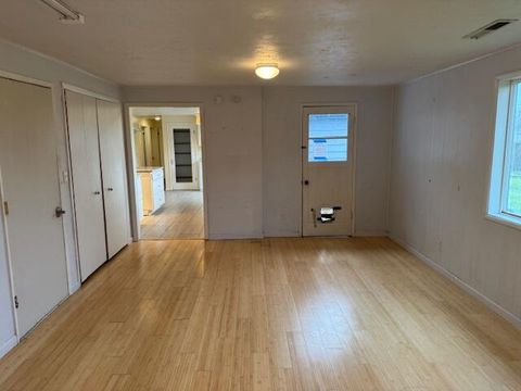 Tiny photo for 2473 Corona Avenue, Medford, OR 97504 (MLS # 220215156)