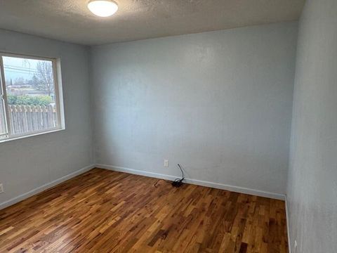 Tiny photo for 2473 Corona Avenue, Medford, OR 97504 (MLS # 220215156)