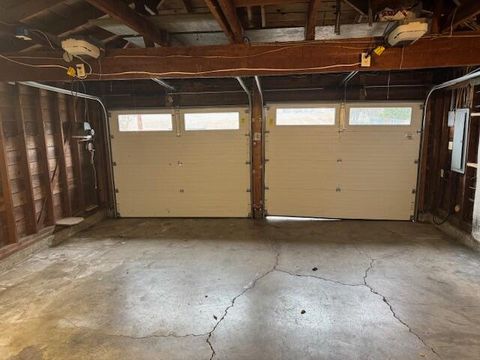 Tiny photo for 2473 Corona Avenue, Medford, OR 97504 (MLS # 220215156)