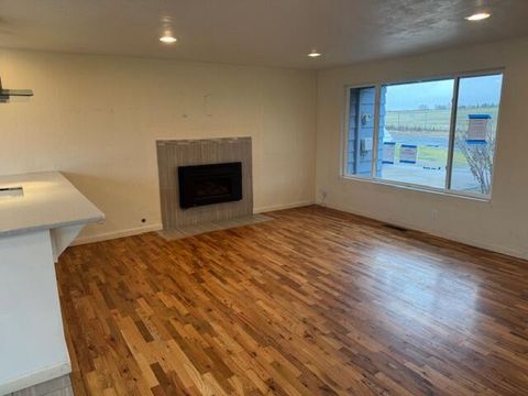 Tiny photo for 2473 Corona Avenue, Medford, OR 97504 (MLS # 220215156)