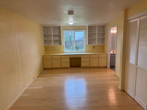 Tiny photo for 2473 Corona Avenue, Medford, OR 97504 (MLS # 220215156)