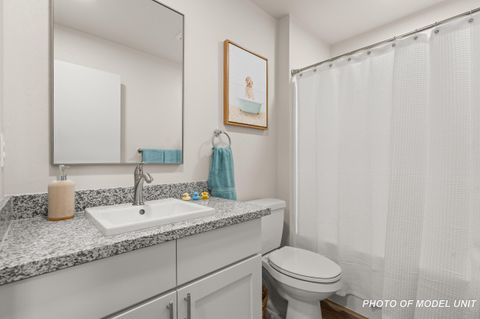 Tiny photo for 2032 Sunset Drive #1, Medford, OR 97501 (MLS # 220221172)