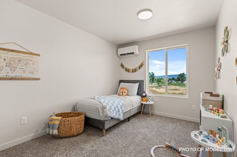 Tiny photo for 2032 Sunset Drive #1, Medford, OR 97501 (MLS # 220221172)
