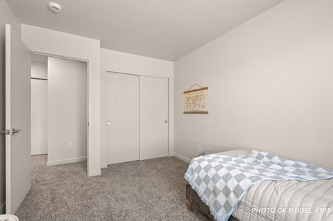 Tiny photo for 2032 Sunset Drive #1, Medford, OR 97501 (MLS # 220221172)
