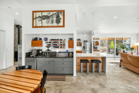 Tiny photo for 909 Upper Applegate Road, Jacksonville, OR 97530 (MLS # 220212615)