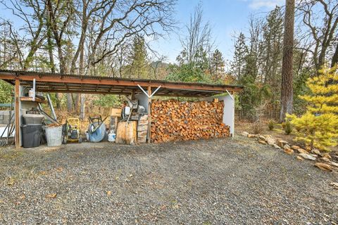 Tiny photo for 909 Upper Applegate Road, Jacksonville, OR 97530 (MLS # 220212615)