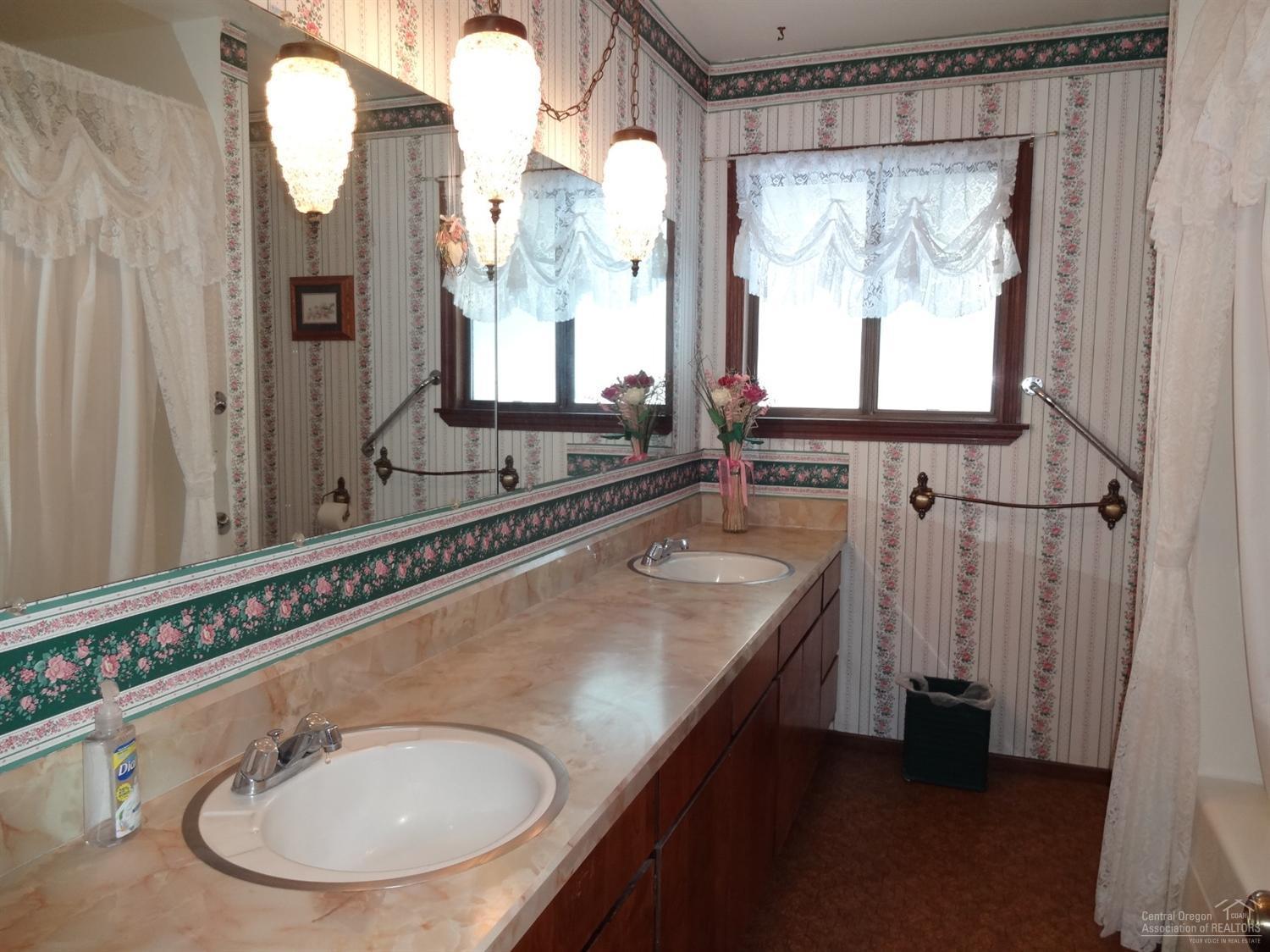 Saddleback West - Residential