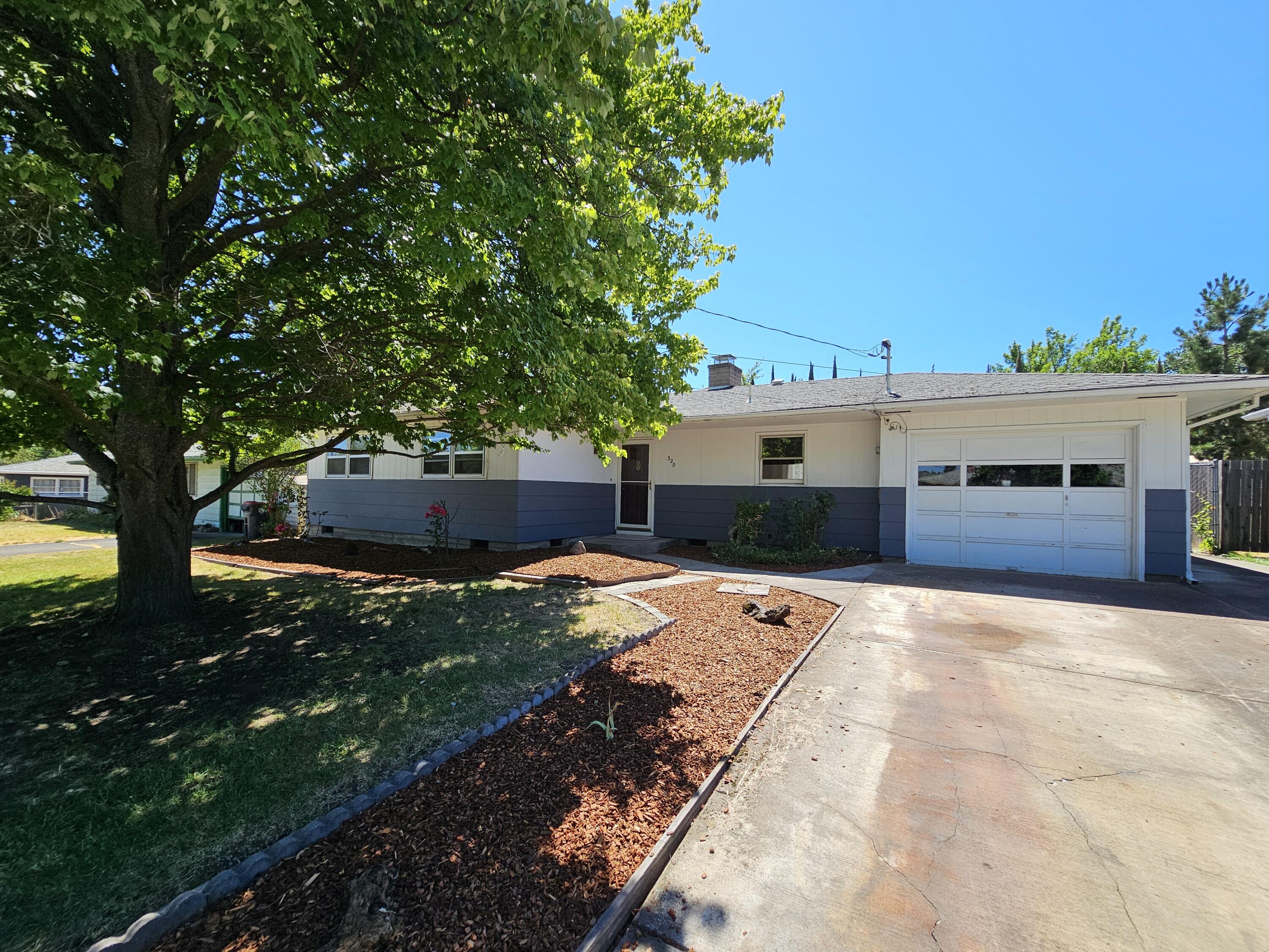 320 Oak Street