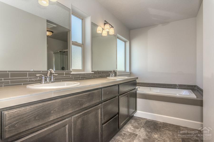 27 Elm - Residential