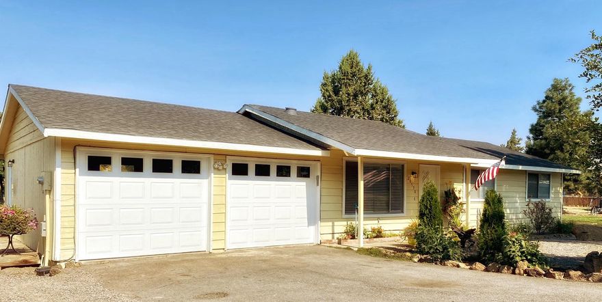 Beautiful, recently updated home! New kitchen and updated vanities in bathrooms. Yard is beautifully landscaped and property is right on the canal. Hidden gem on almost a half acre in town. Close to Shopping and dining. Must see!