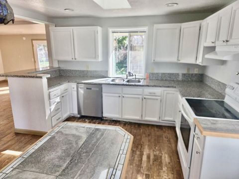 Tiny photo for 376 Crowson Road, Ashland, OR 97520 (MLS # 220214837)