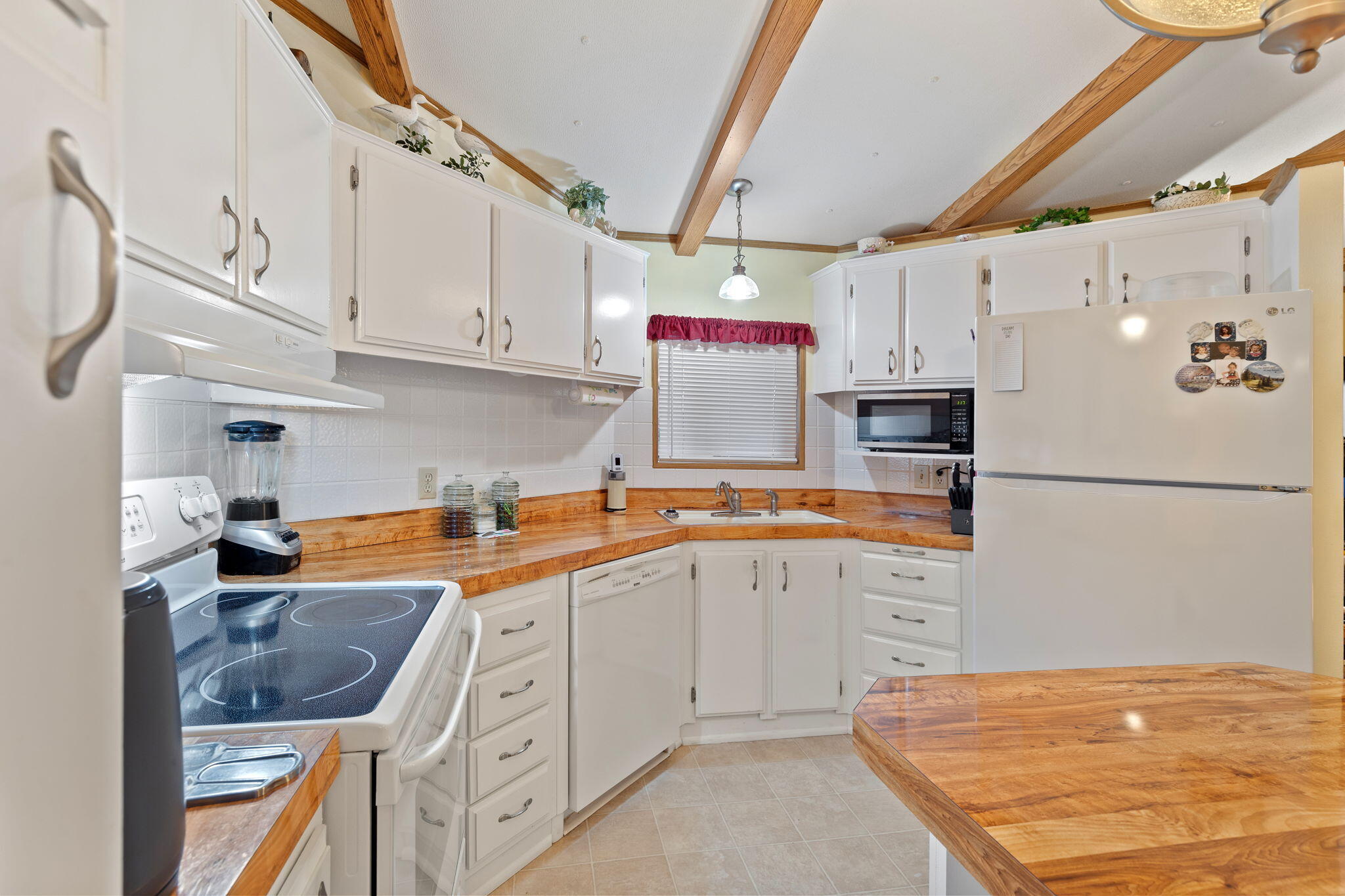 Rogue Lea Estates - Residential