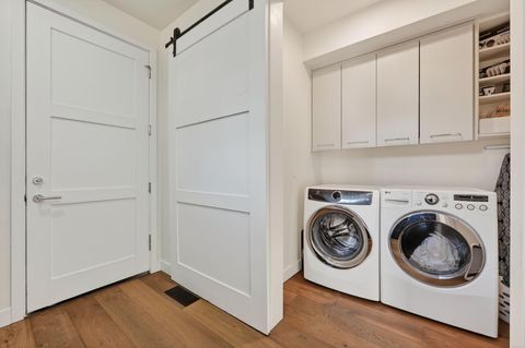 Tiny photo for 61422 Meeks Trail, Bend, OR 97702 (MLS # 220220040)