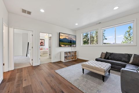 Tiny photo for 61422 Meeks Trail, Bend, OR 97702 (MLS # 220220040)