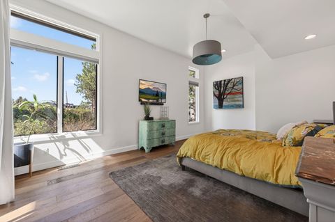 Tiny photo for 61422 Meeks Trail, Bend, OR 97702 (MLS # 220220040)